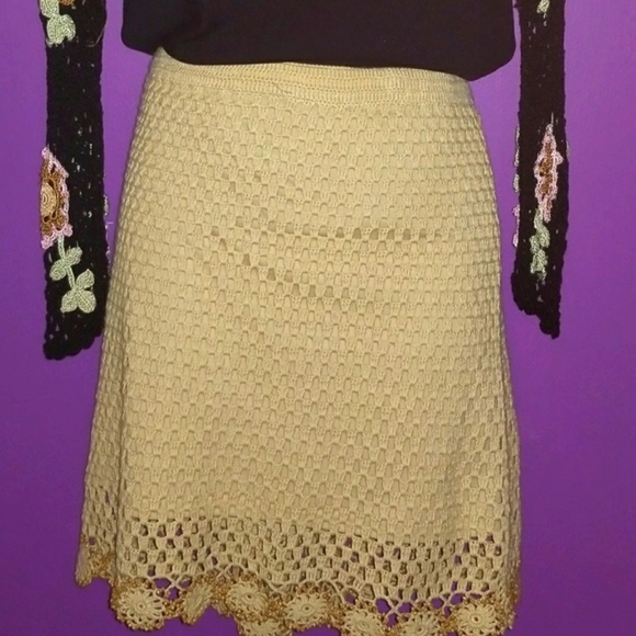 CROCHET SKIRT - Picture 2 of 8